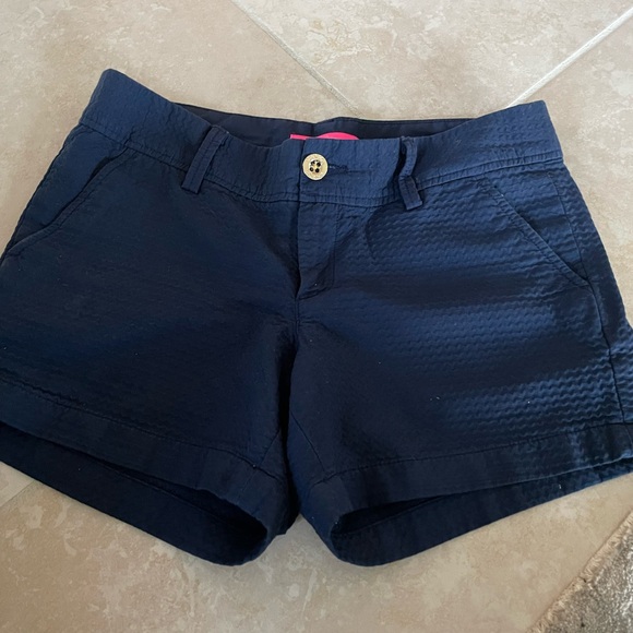 Lilly Pulitzer 4.5 “ inseam navy shorts - Picture 1 of 4